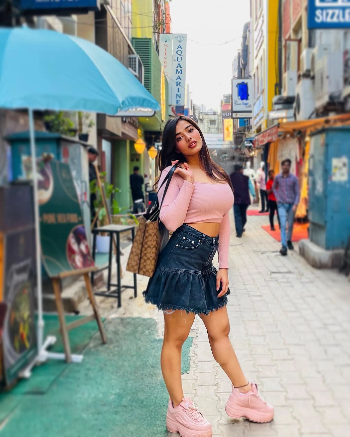 Ketika Sharma - ketika-sharma-sexy-21.webp
